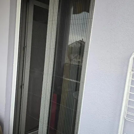 Valent-fast Wifi, Free Parking,balcony,near The 아파트