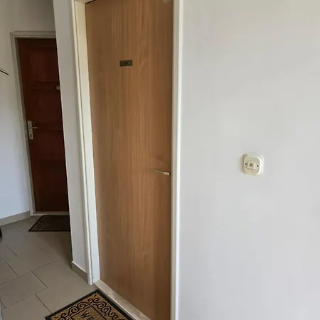 Valent-fast Wifi, Free Parking,balcony,near The *