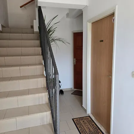 Valent-fast Wifi, Free Parking,balcony,near The 아파트
