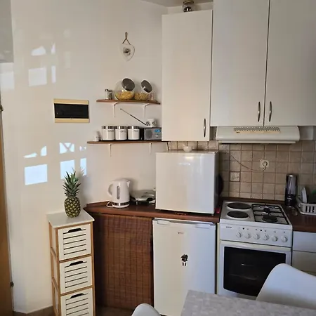 Valent-fast Wifi, Free Parking,balcony,near The * 자다르