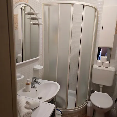 Valent-fast Wifi, Free Parking,balcony,near The 아파트 자다르