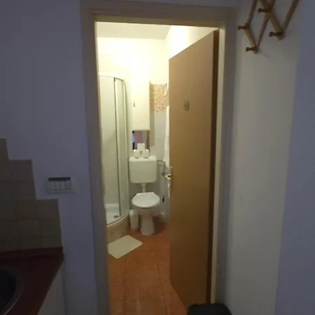 Valent-fast Wifi, Free Parking,balcony,near The 아파트