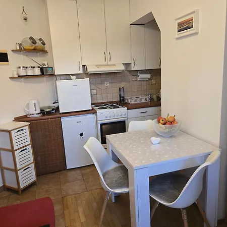 아파트 Valent-fast Wifi, Free Parking,balcony,near The 자다르