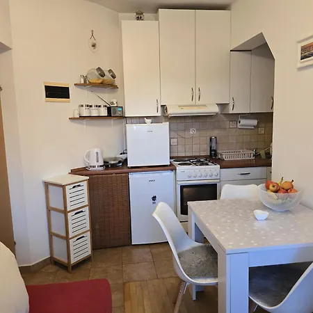 Valent-fast Wifi, Free Parking,balcony,near The *