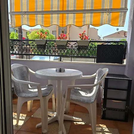 아파트 Valent-fast Wifi, Free Parking,balcony,near The 자다르