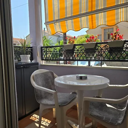 Valent-fast Wifi, Free Parking,balcony,near The * 자다르
