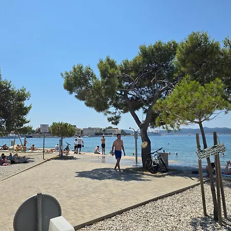 Valent-fast Wifi, Free Parking,balcony,near The *